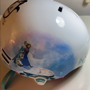 “Frozen” Youth Size S/M Helmet (ski or skating)